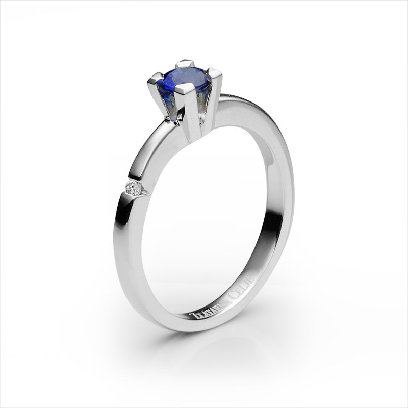 diamant 0,01 ct - 1 x; plavi safir fi 4 mm - 1 x